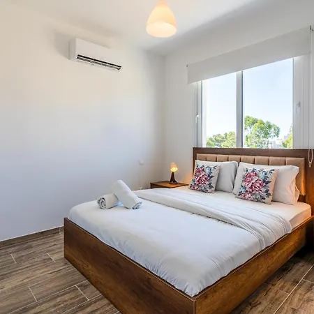 Aneto Spiti 2-br In Larnaca. Lárnaka